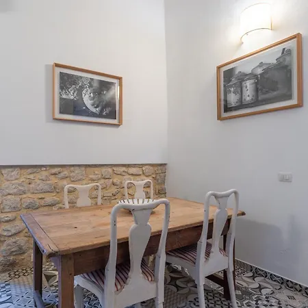 De Paoli House Apartment